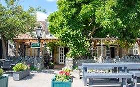 Mullions 51 B&B